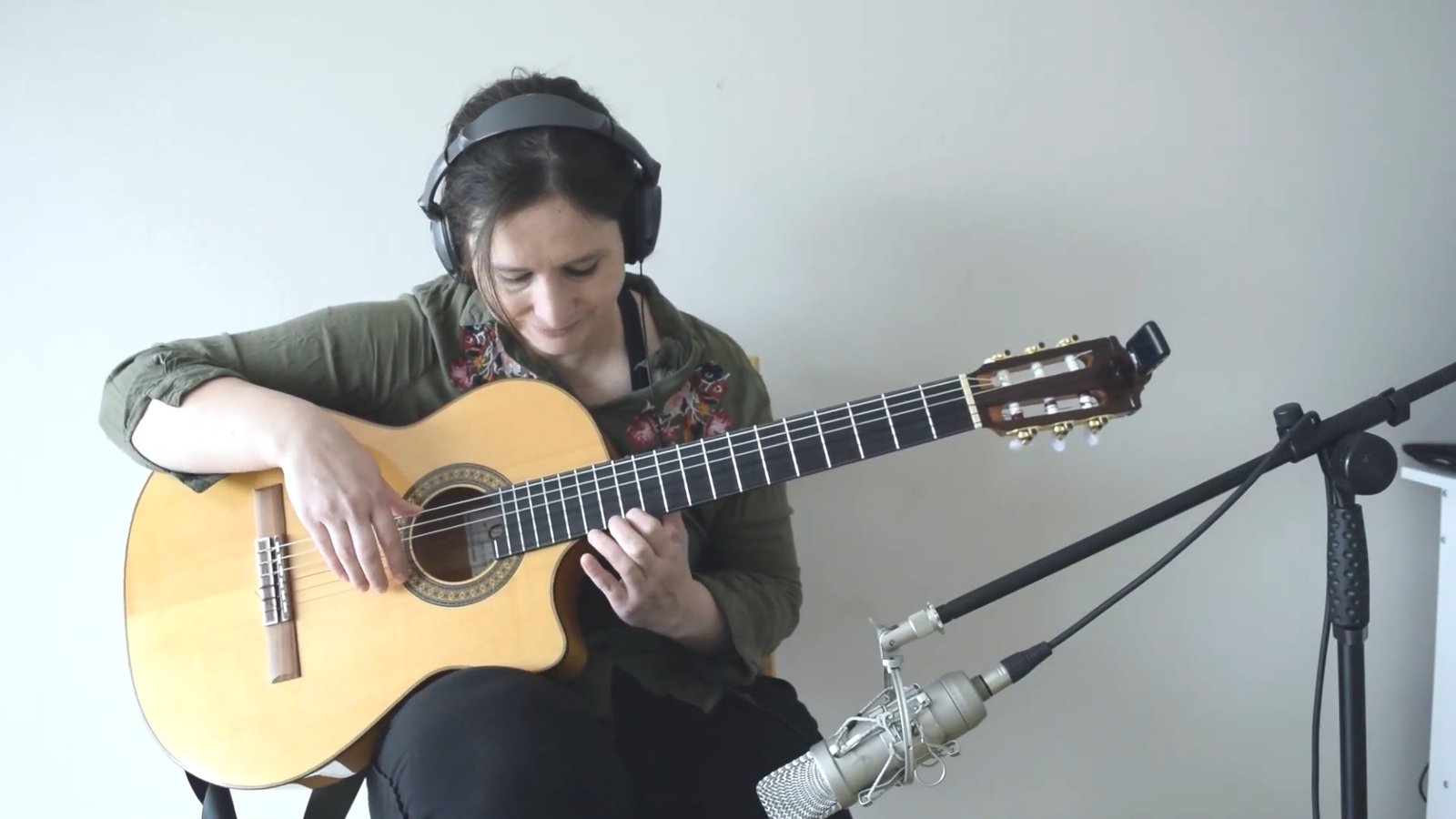Spanish guitar backing track lesson